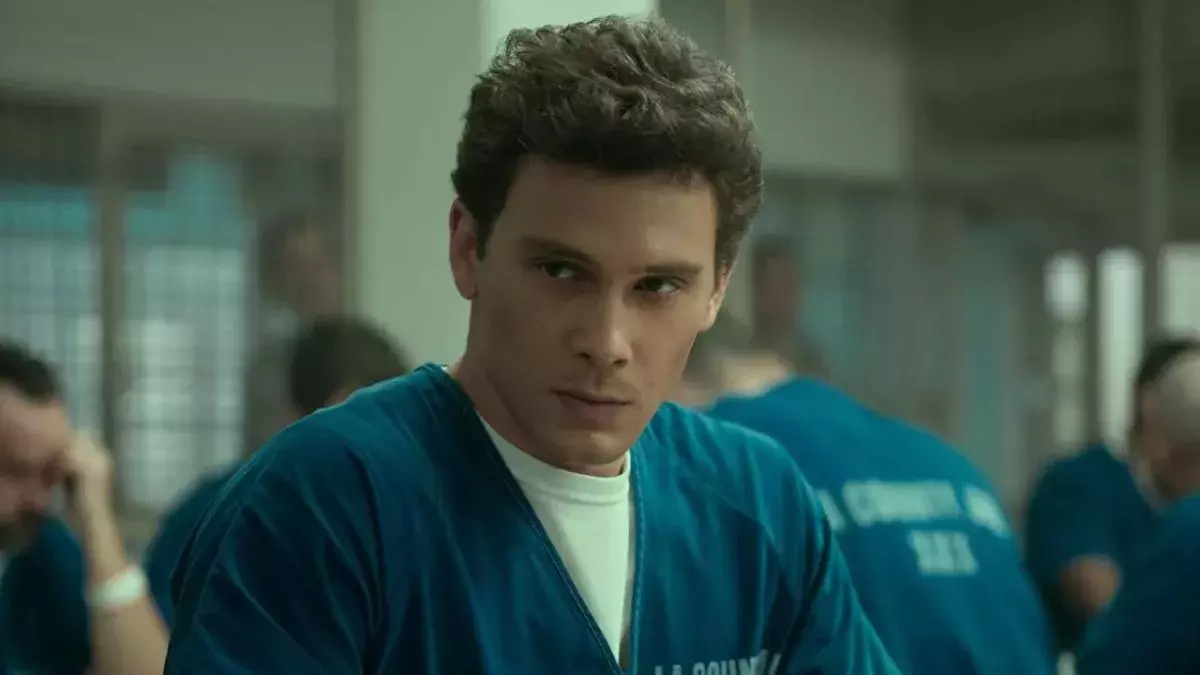 Erik dans Monsters: The Lyle and Erik Menendez Story