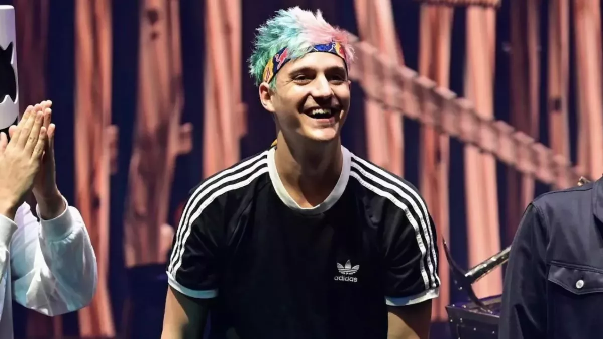 Ninja a trouvé un nouveau moyen de se faire de l'argent : un vrai businessman
