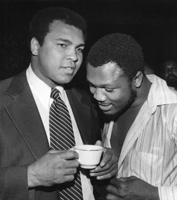 Mohamed Ali aurait dit de lui: "C'est le plus grand boxeur de tous les temps... après moi "