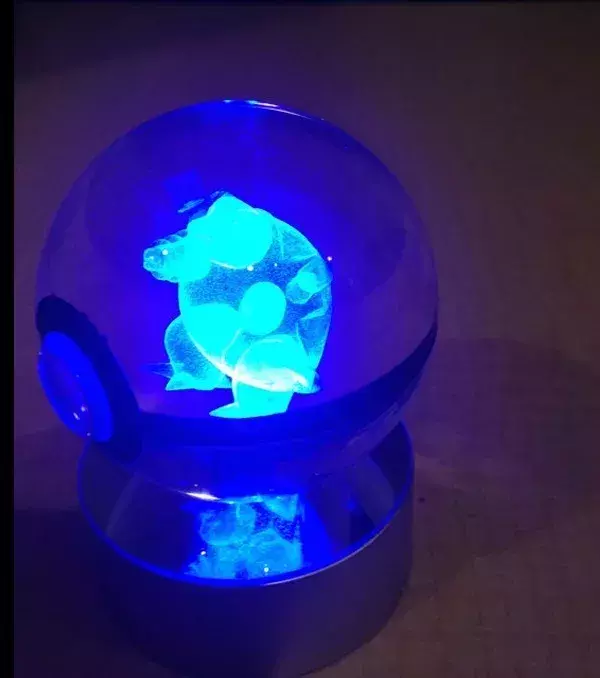 PokeMasterCrafter : une pokéball lumineuse en cristal renfermant Tortank
