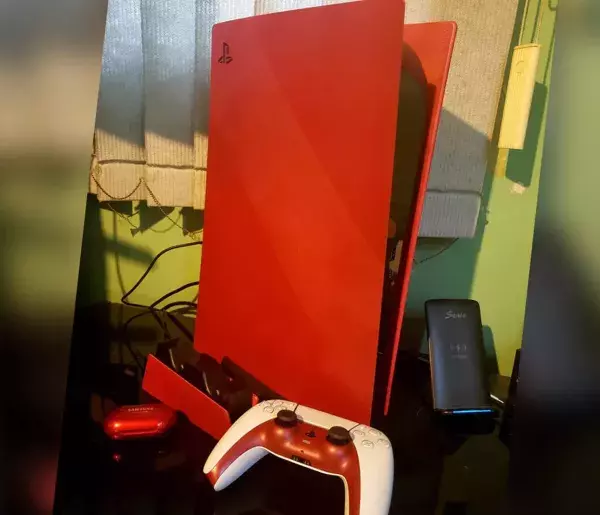 PS5 Custom : un modèle rouge avec une DualSense aussi personnalisée !