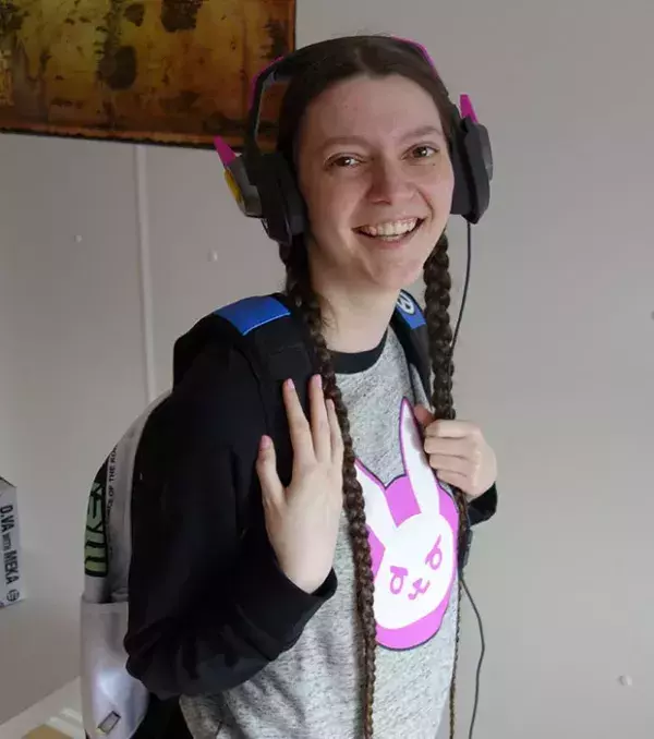 Sac, casque et t-shirt D.Va