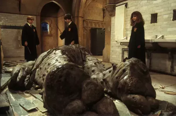 20. Pourquoi Hermione a pris un blâme pour avoir poursuivi le troll dans les toilettes ?