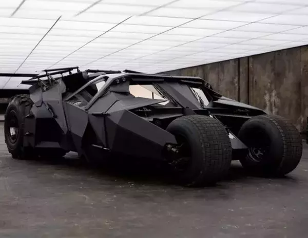 5. Le Tumbler de la trilogie Batman par Christopher Nolan