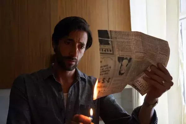 1. Adrien Brody était magicien