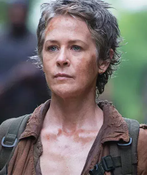 La Carol de la série est une badass, mais dans les comics, elle en est loin. Elle est en effet trouillarde et n'a qu'un rôle de second plan.