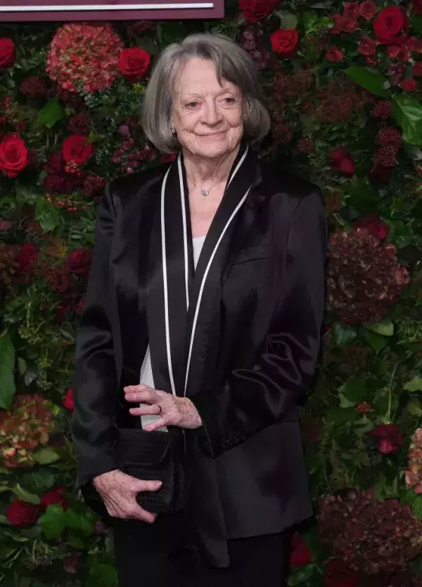 Maggie Smith  - Professeure McGonagall