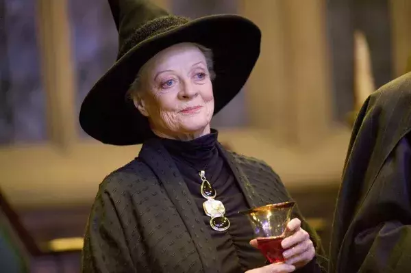 Maggie Smith  - Professeure McGonagall