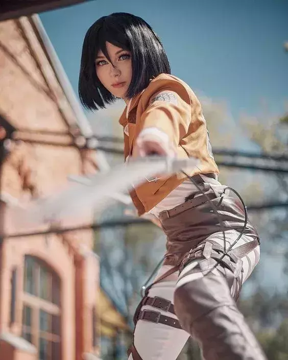 Dans le même genre, cette Mikasa a l'air tout à fait badass !