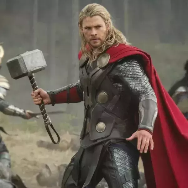 Numéro 5 : Thor (interprété par Chris Hemsworth)                                         