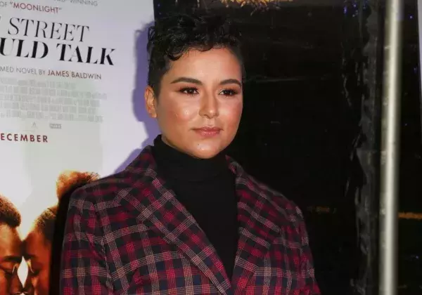Emily Rios (Andrea Cantillo)