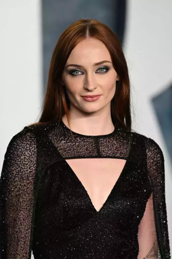 Sophie Turner (Sansa Stark)