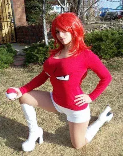 Voltorbe (@Koji_dark)                                            